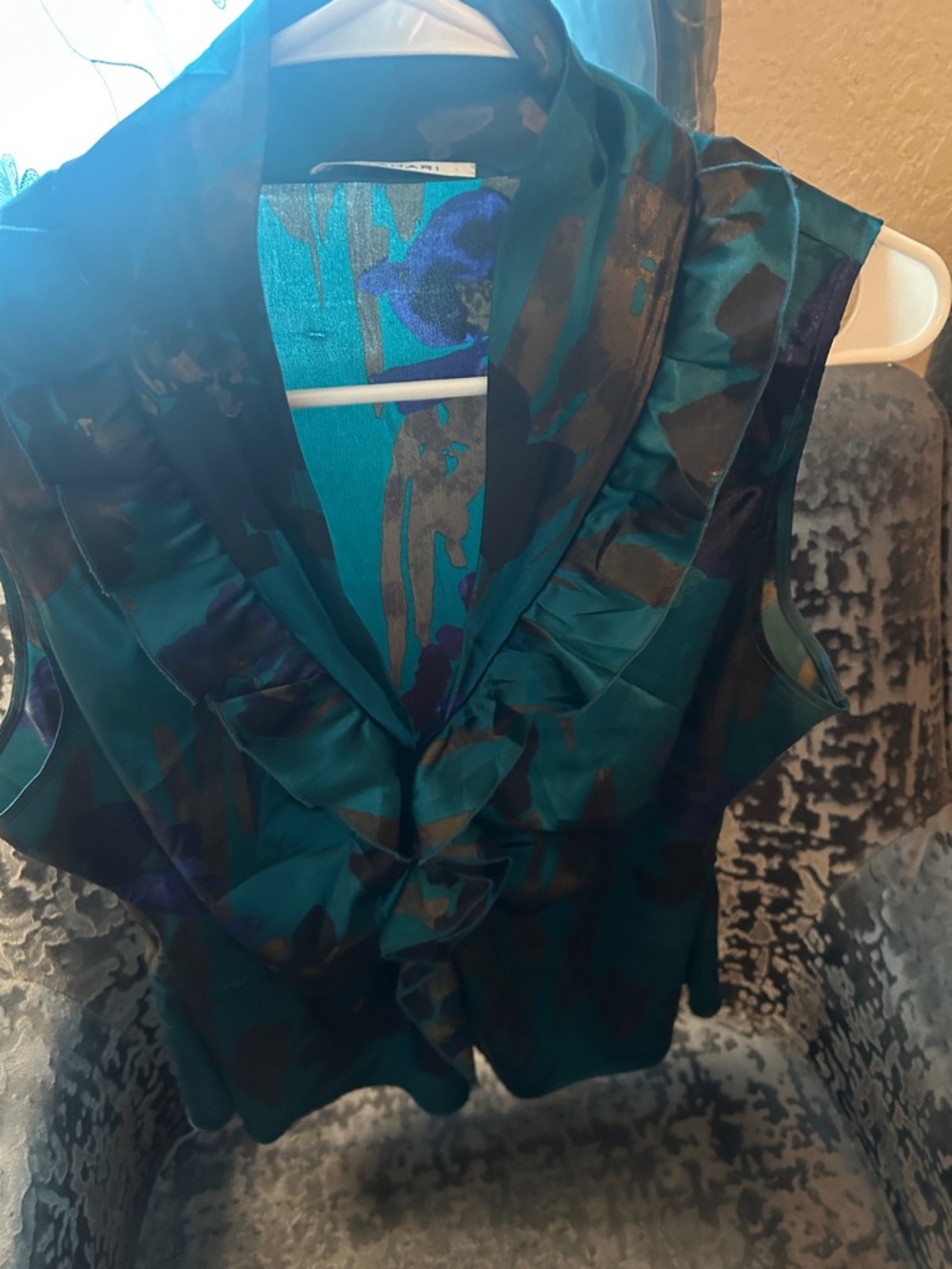 T Tahari Teal Navy & Purple Ruffled V-Neck Satin Camisole small flaw in picture